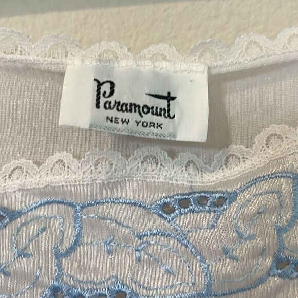 Vintage Paramount New York Night Gown - Picture 6 of 6